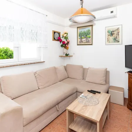 Apartmants Filip * Pag Town