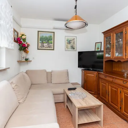 Apartmants Filip 公寓 *
